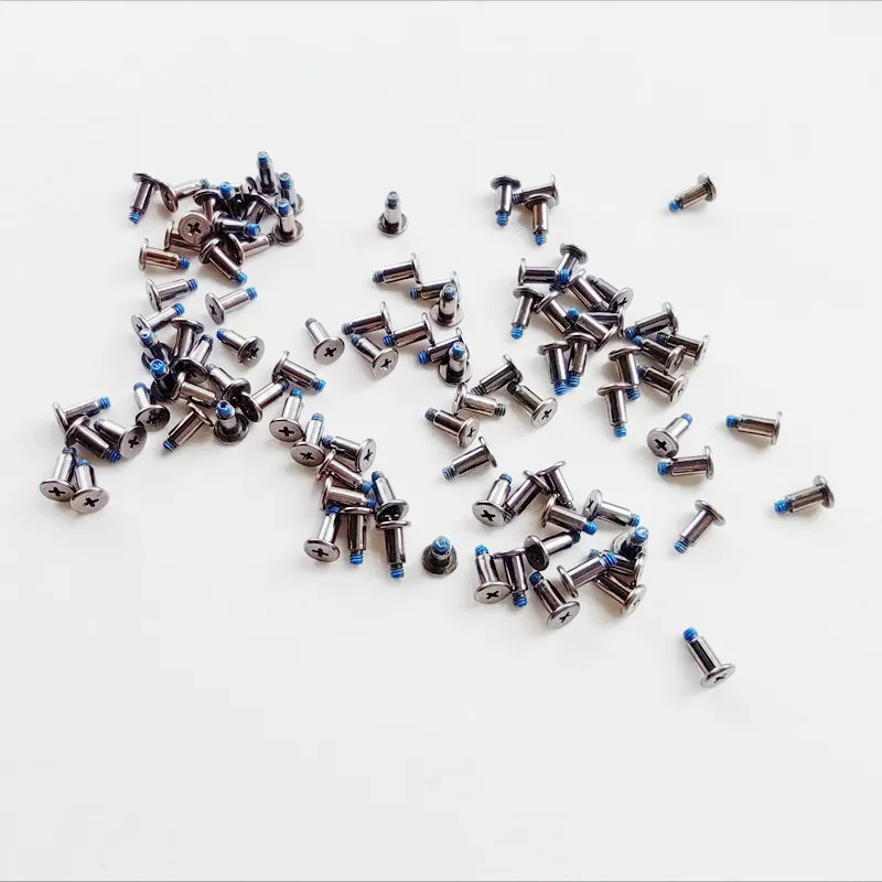 Lot de 50 vis universelles 6.4mm pour drone RC, emballées dans un sachet transparent avec étiquette.