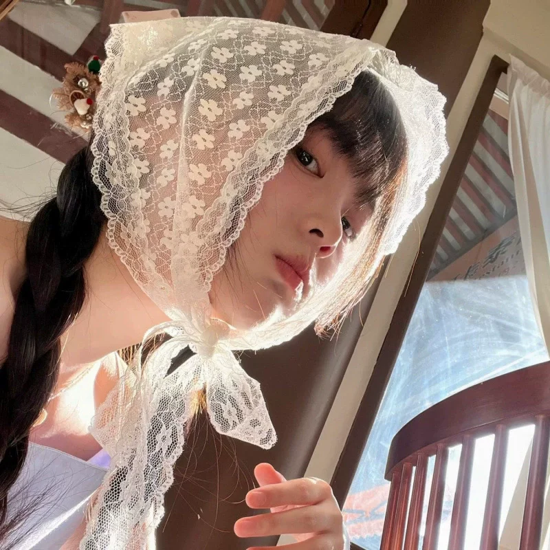 Lace flower elegant temperament lace female flower white sweet triangle scarf thin breathable ribbon artistic style travel photo