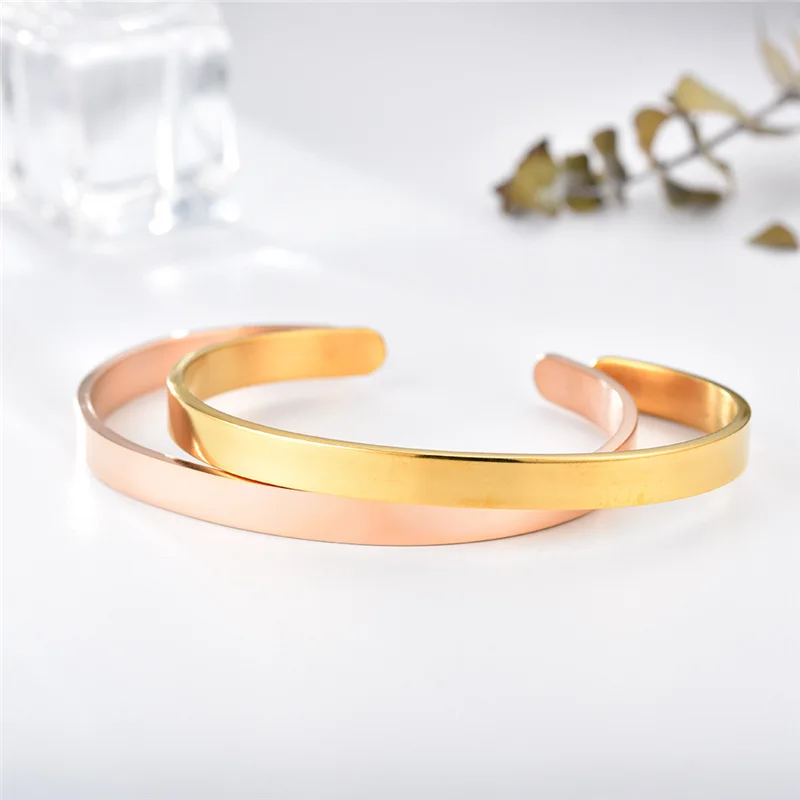New Classic Simple Men's Open Adjustable Gloss 4MM Stainless Steel Bracelet - Lifestyle Shot