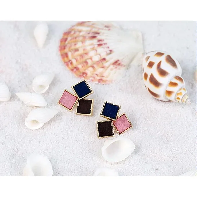 Snail shells and star decorated photography props