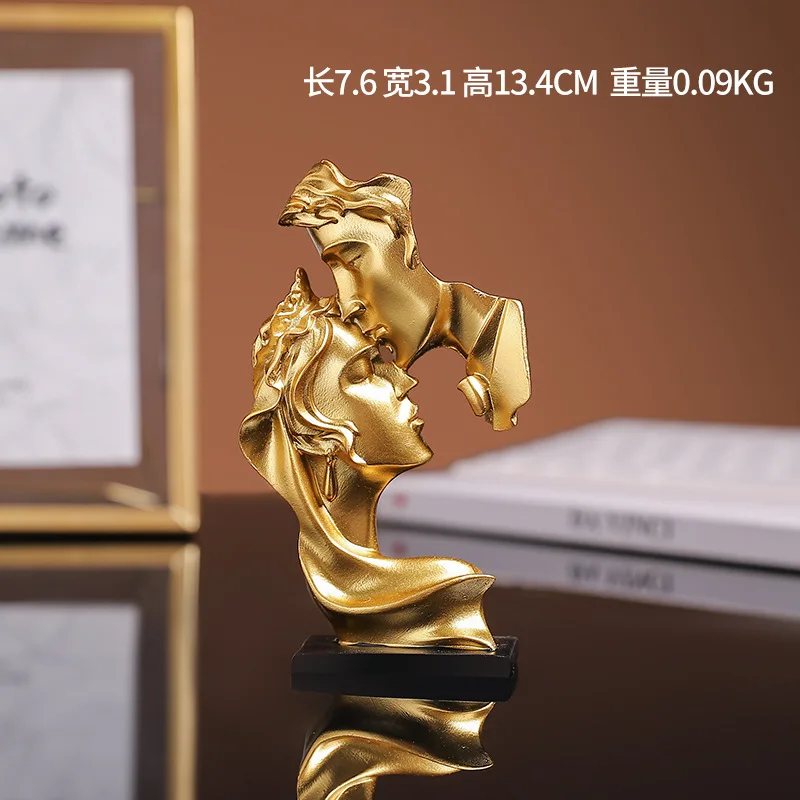 MOONBIFFY Small Resin Lovers Crafts Sculpture Statue Kiss Couple Ornaments Home Wine Cabinet Desk Decoration Car Interior Decor