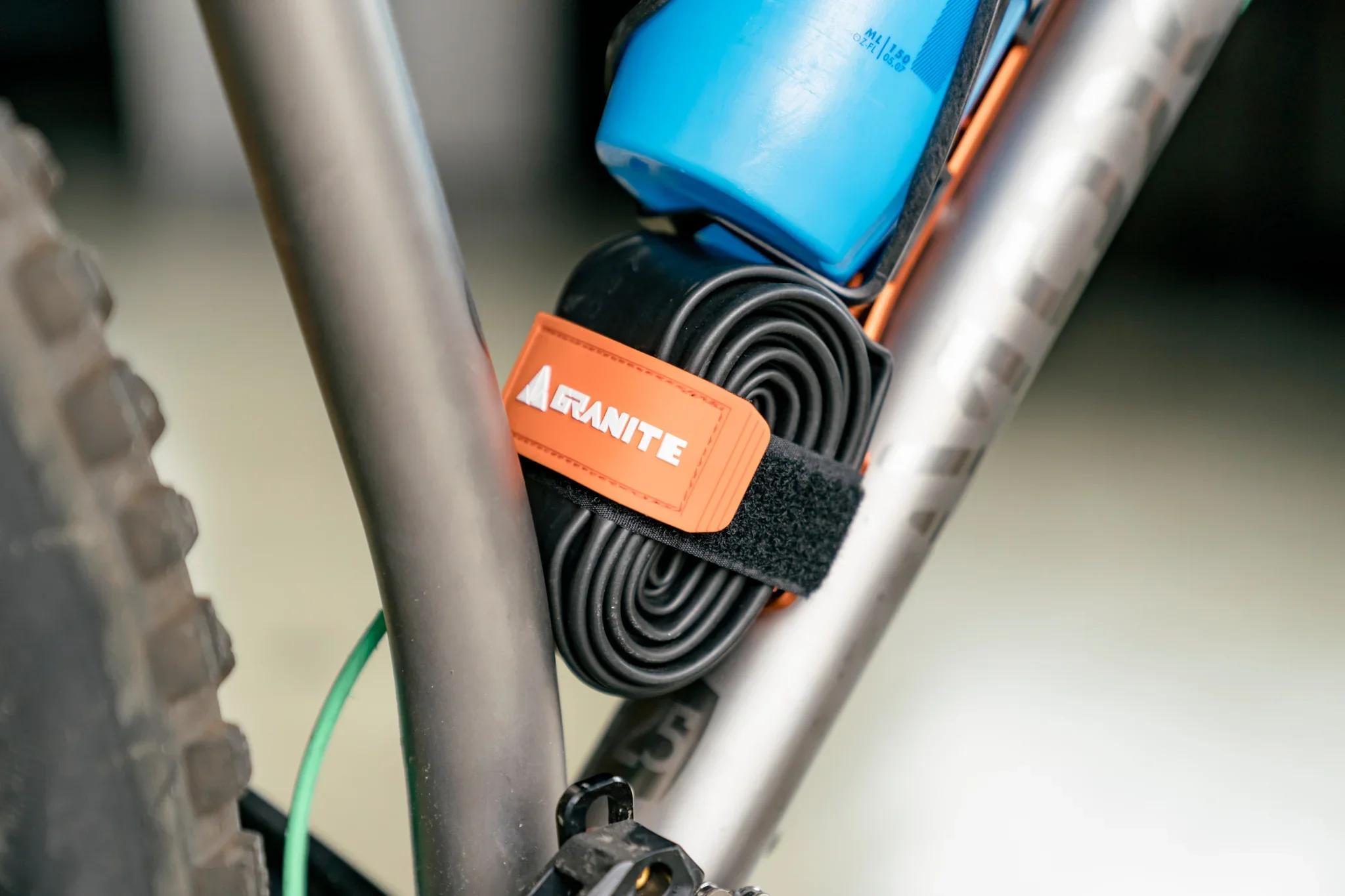 Portaledge de granito soporte ligero para botella de agua montaje con correa bicycle water bottle cage bicycle bottle holder water bottle holder