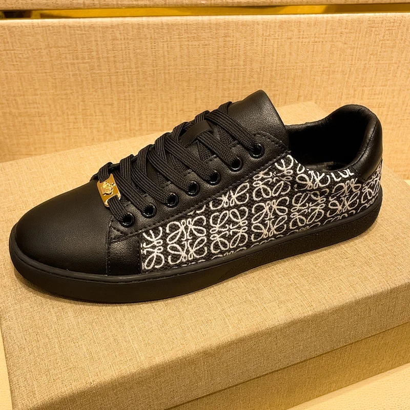 أحذية رياضية رجالية سوداء مطرزة عالية الجودة، أحذي...