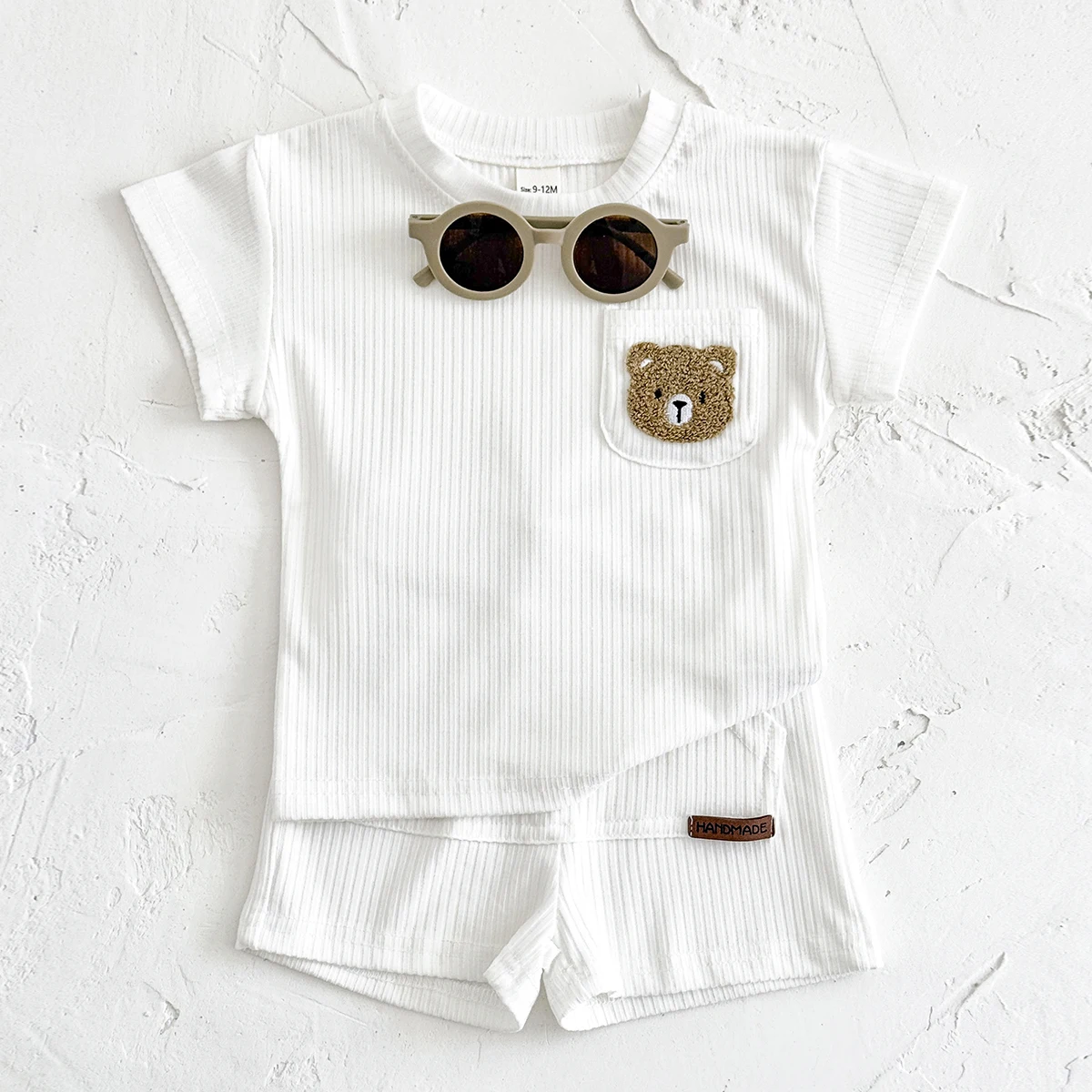 Description Picture 5 of itemNew Summer Baby Boys Clothes Set Newborn Baby Girls Cute Chest Pocket Teddy Bear Towel Embroidery Shirt+Shorts Clothes 2Pcs/Set