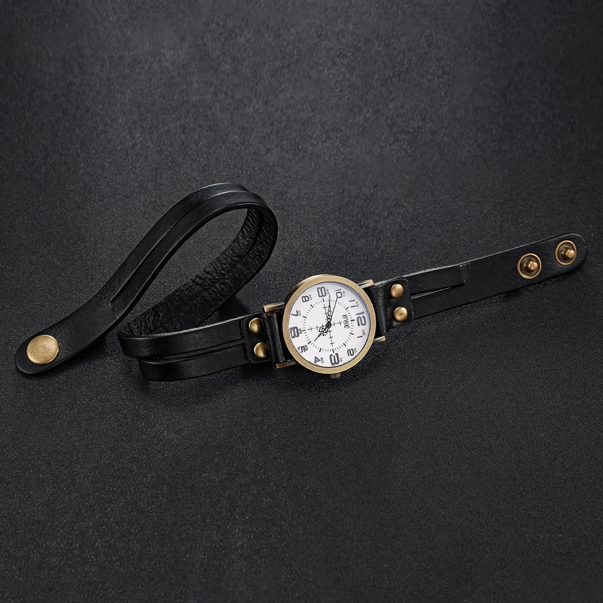 1pc Women's Watch Fashion Round Dial Retro Leather Strap Quartz Watch 5