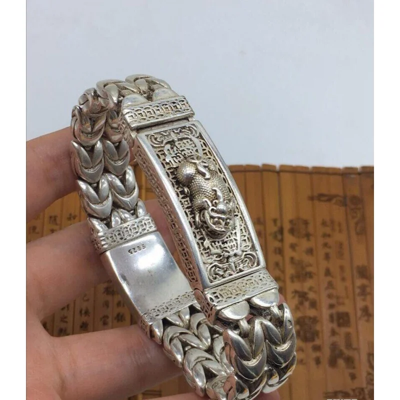 Asian Chinese Old Miao Silver Hand Cast Statue Bracciale Jewel Cool Gift
