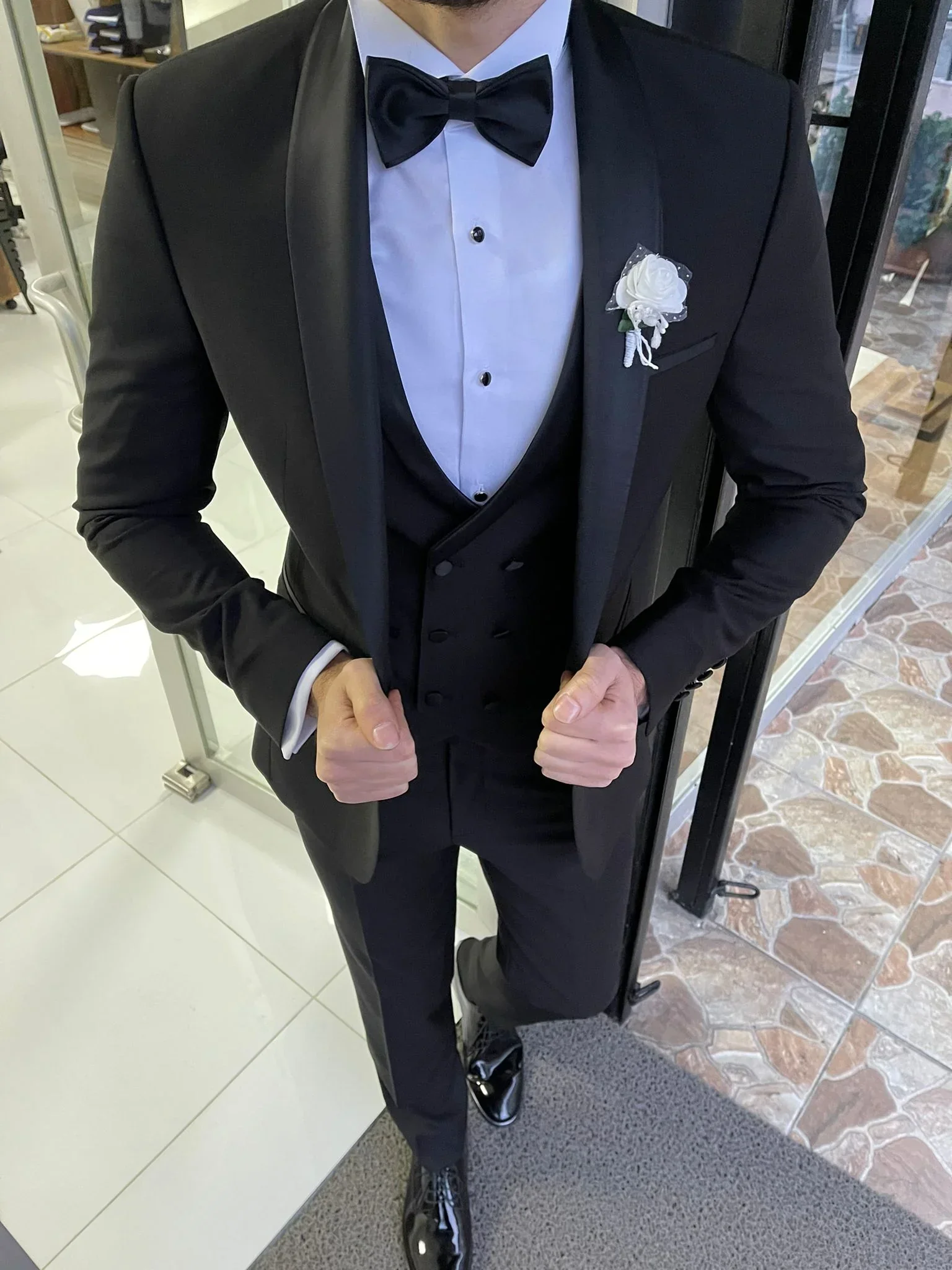 2024 New Arrival Male Wedding Suits Slim Fit Shawl Lapel 3 Pieces Formal Best Men Groom Wear Wedding Tuxedos Trajes De Hombre