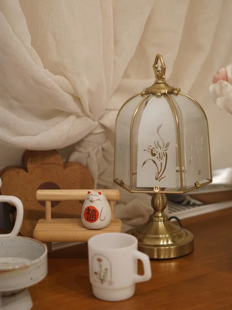 

Cream Haitang Table Lamp, Middle Ancient French Old Shanghai, Republic of China, Retro and Nostalgic Atmosphere, American