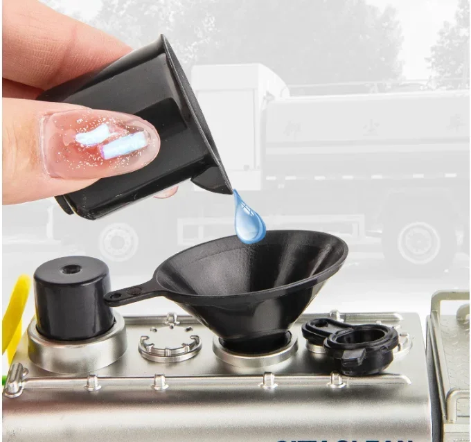 Alloy Sanitation Truck Model 1/50 Diecast Engineering Car City Anti-Smog Sound Light Spray Cleaning Vehicle Children Boys Car