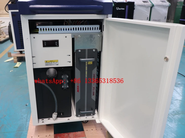 Rust removal laser 3000w 1500W 2000W Small Size Laser Cleaning Machine 300mm Cleaning Width For Rust Paint Oil Removal 5