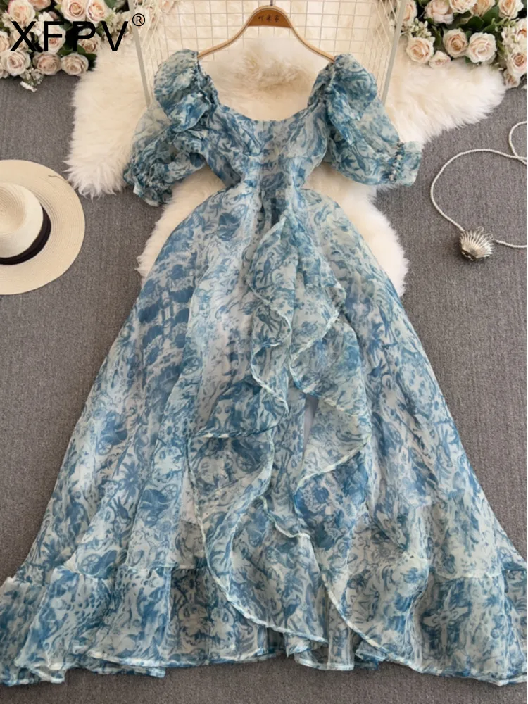 Katana Vestido Midi con Dobladillo de Burbujas y Corsé Ajustado