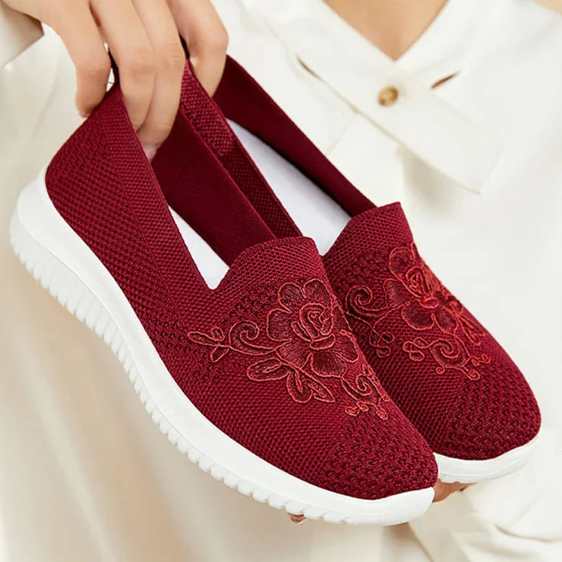 2025 New Floral Embroidered Flats Shoes Women Spring Summer Slip On Soft Sole Mother Shoes Woman Comfort Knitted Casual Shoes