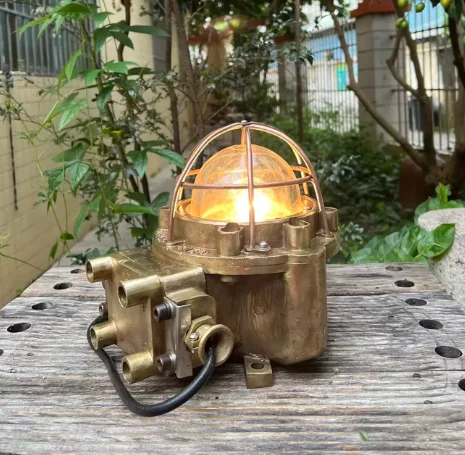 

All Copper Industrial Old Ship Lamp Casting Material Has Been Paint Removing Cleaned up 220v E27 Screw Tungsten Wire Bulb