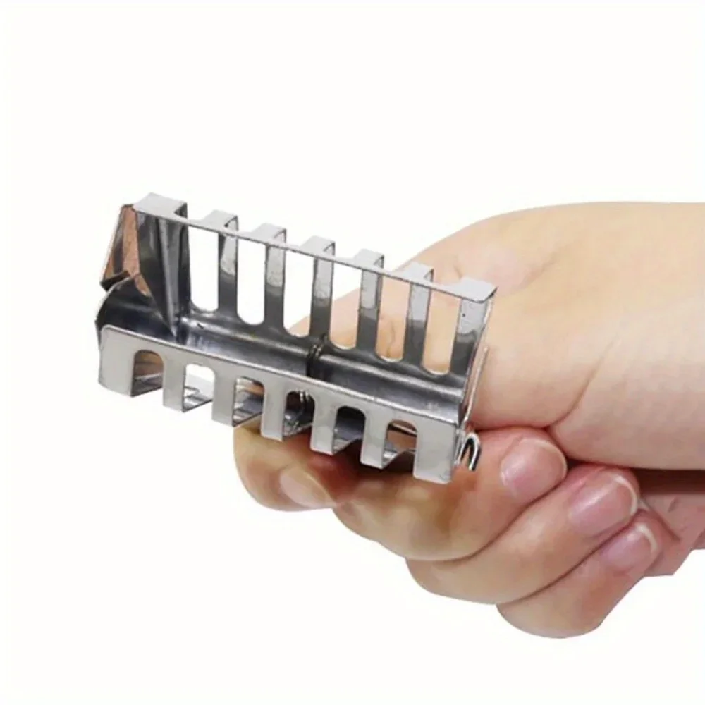 1PC Bee Queen Catcher Clip Stainless Steel Cage Beekeeping Equipment Tool Beekeeper Equip Isolation Room