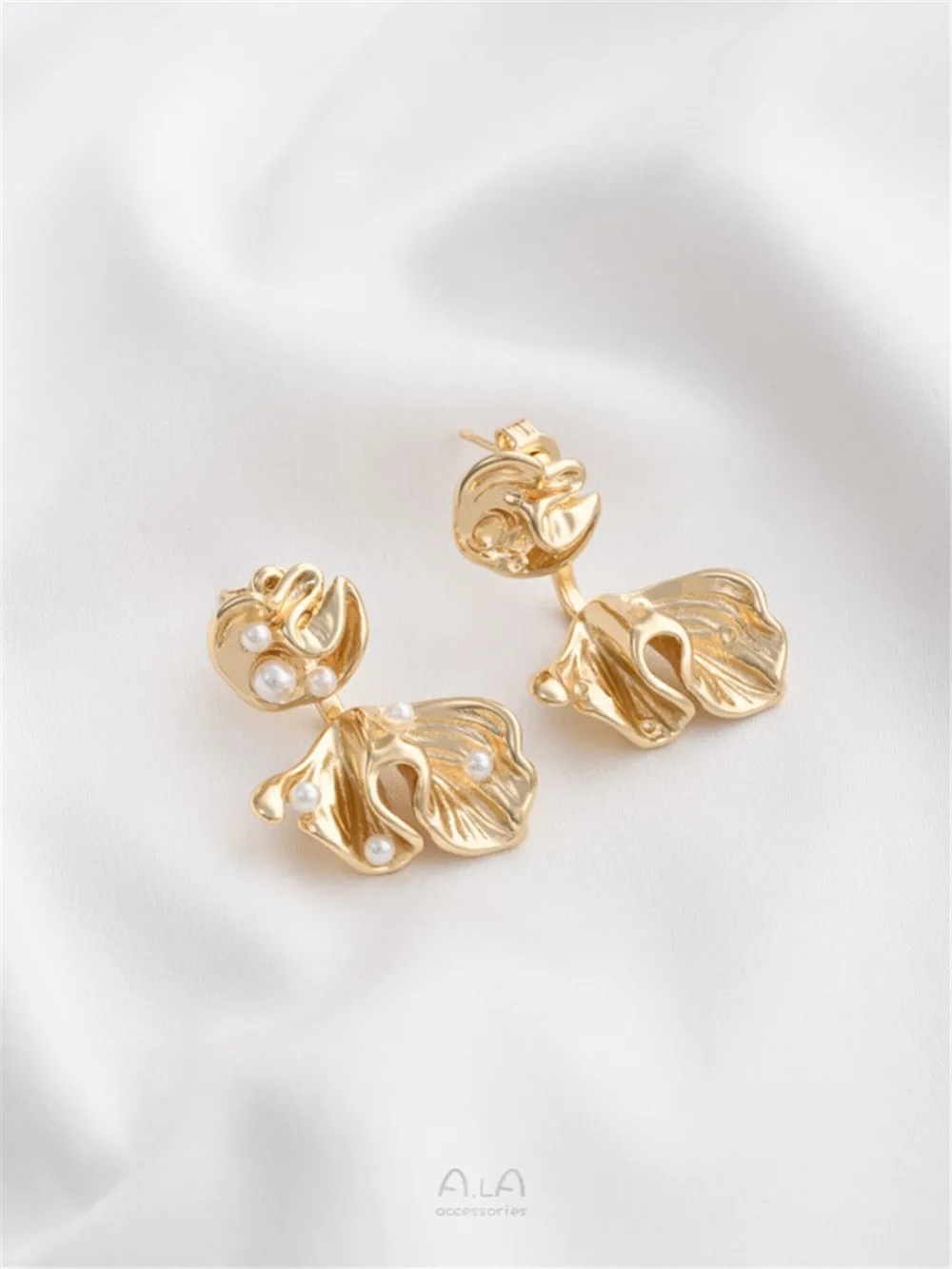 

925 Silver Needle 14K Gold Wrap Stickable Pearl Abstract Fishtail Earrings Premium Feeling Earrings DIY Earring Material E347