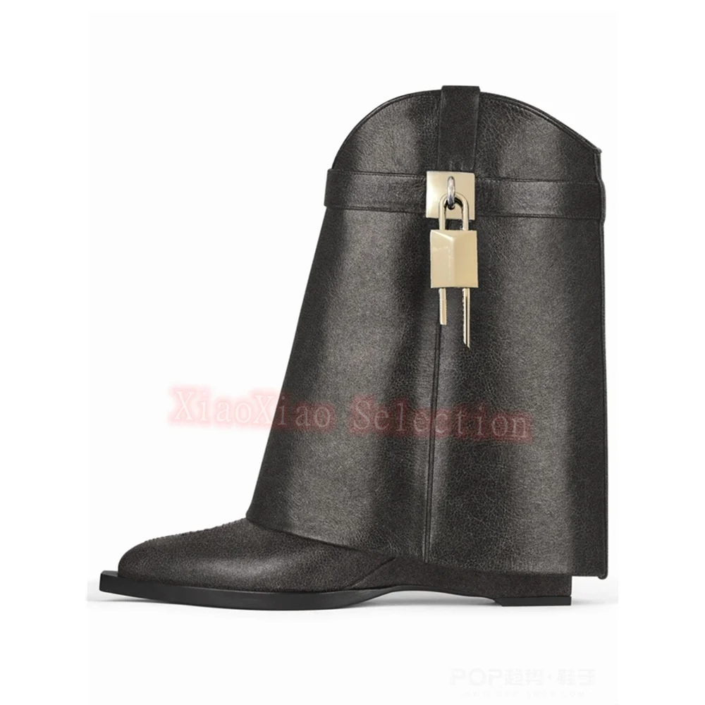 

Women Pointed Toe Embossed Print Metal Lock Buckle Sleeve Boots Super High Slope Heel Mid-Calf Boots Fashion Large Size Shoes