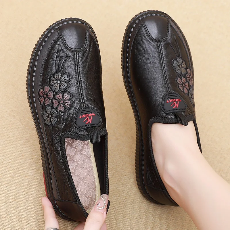 2023 New Spring /Autumn Genuine Leather Breathable Flats Ballet Shoes Female Casual Shoes Office Lady Comfort Shoes