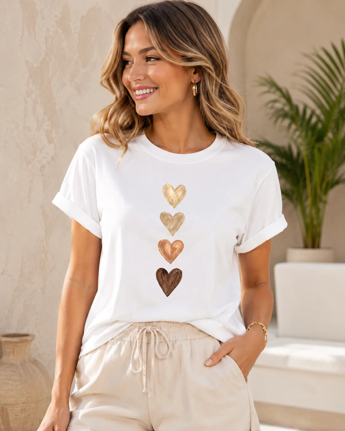 Lässiges Damen-T-Shirt mit kurzen Ärmeln und vier Herz-Prints – stilvolles, mitteldehnbares, kreatives T-Shirt mit Rundhalsausschnitt für Streetwear
