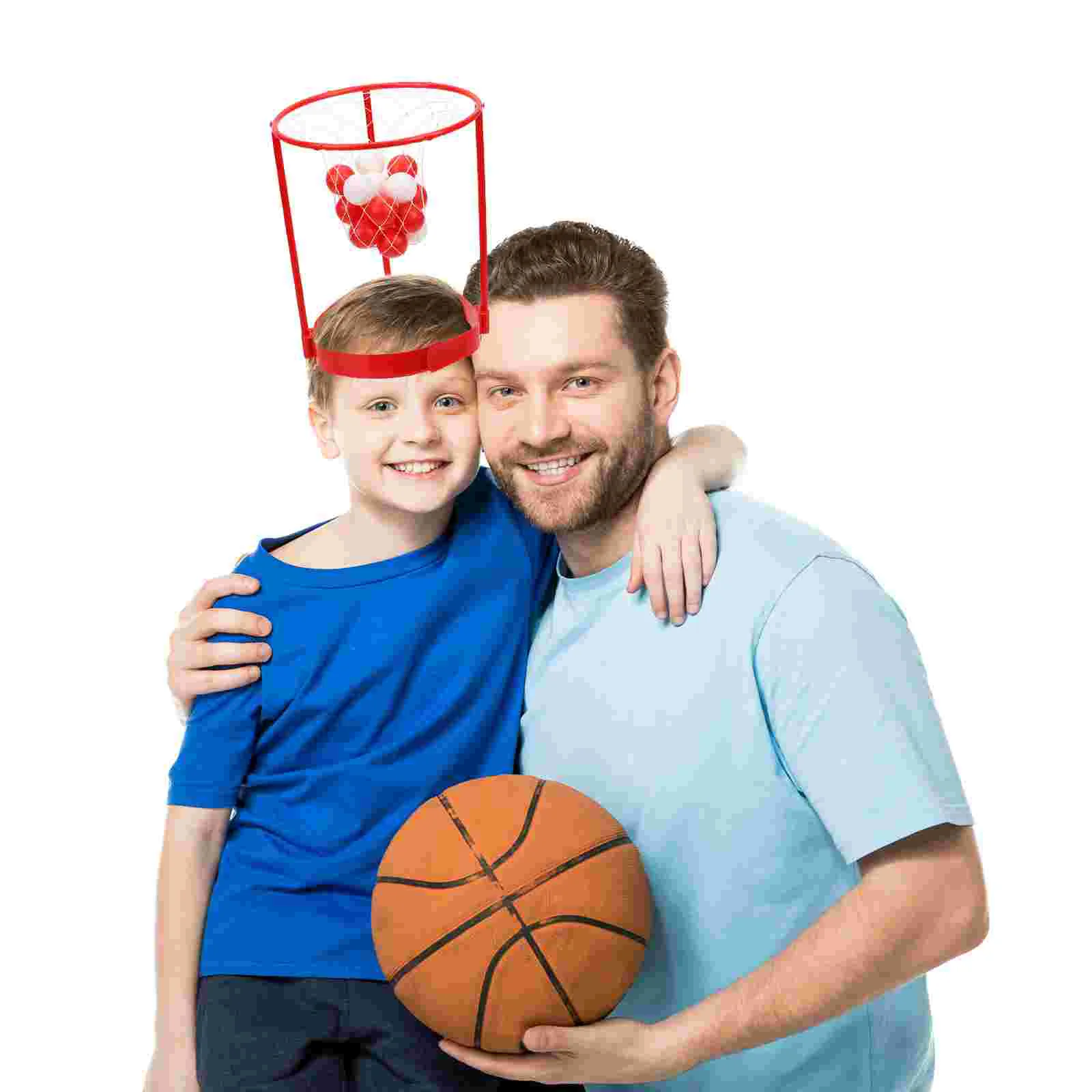 

1 комплект мячей, игрушка для бросания, баскетбольная повязка на голову, игровые принадлежности для семьи