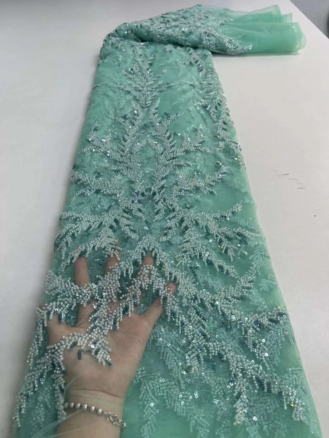 

2022 French Classic Heavy Handmade Sequins Lace Fabric African Luxury Beaded Embroiderey Tulle Fabric For Wedding Clothes Dress