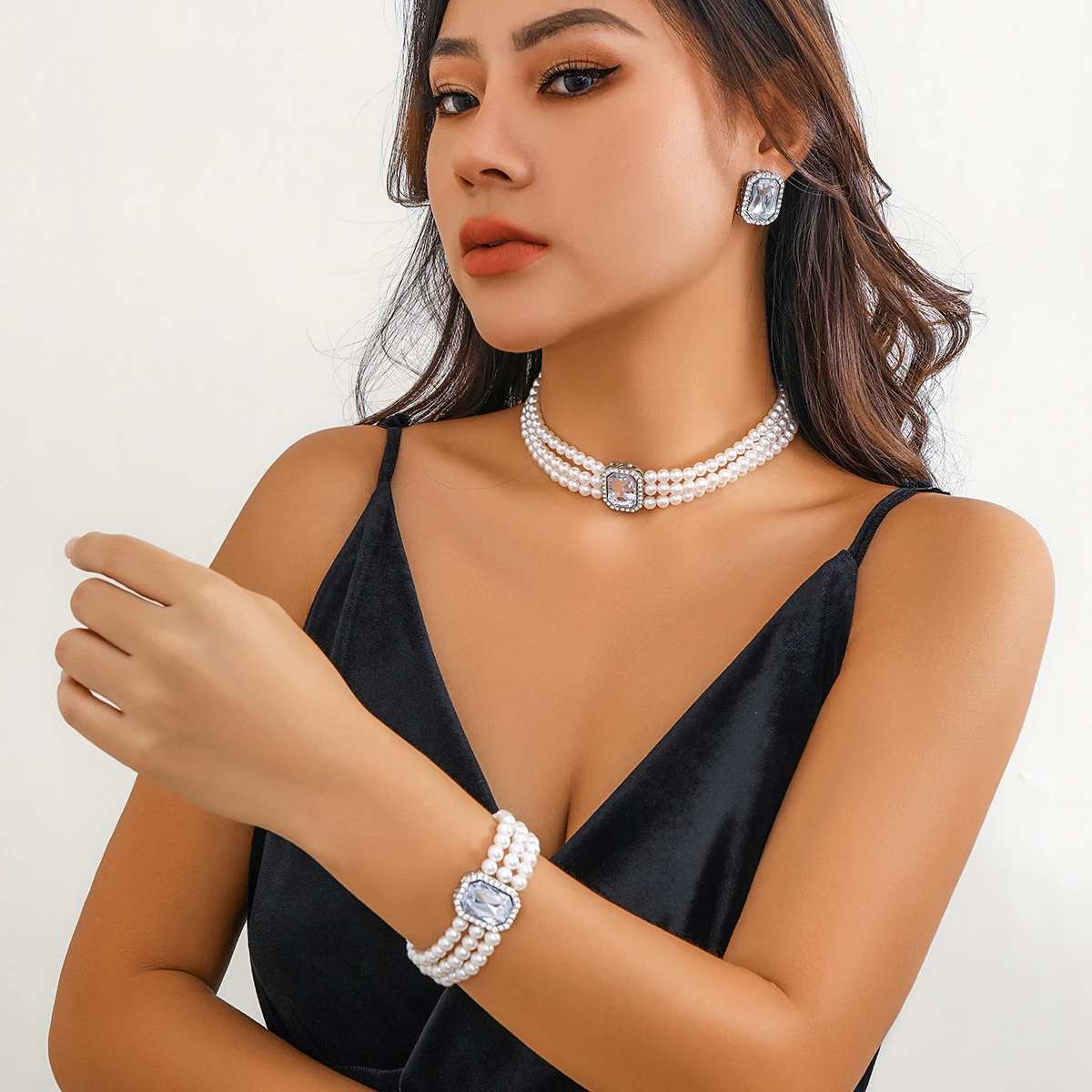 3Pcs Multilayer Imitation Pearl Crystal Chain Necklace Bracelet Women Wedding Bridal Goth Stud Earrings Jewelry Set Accessories