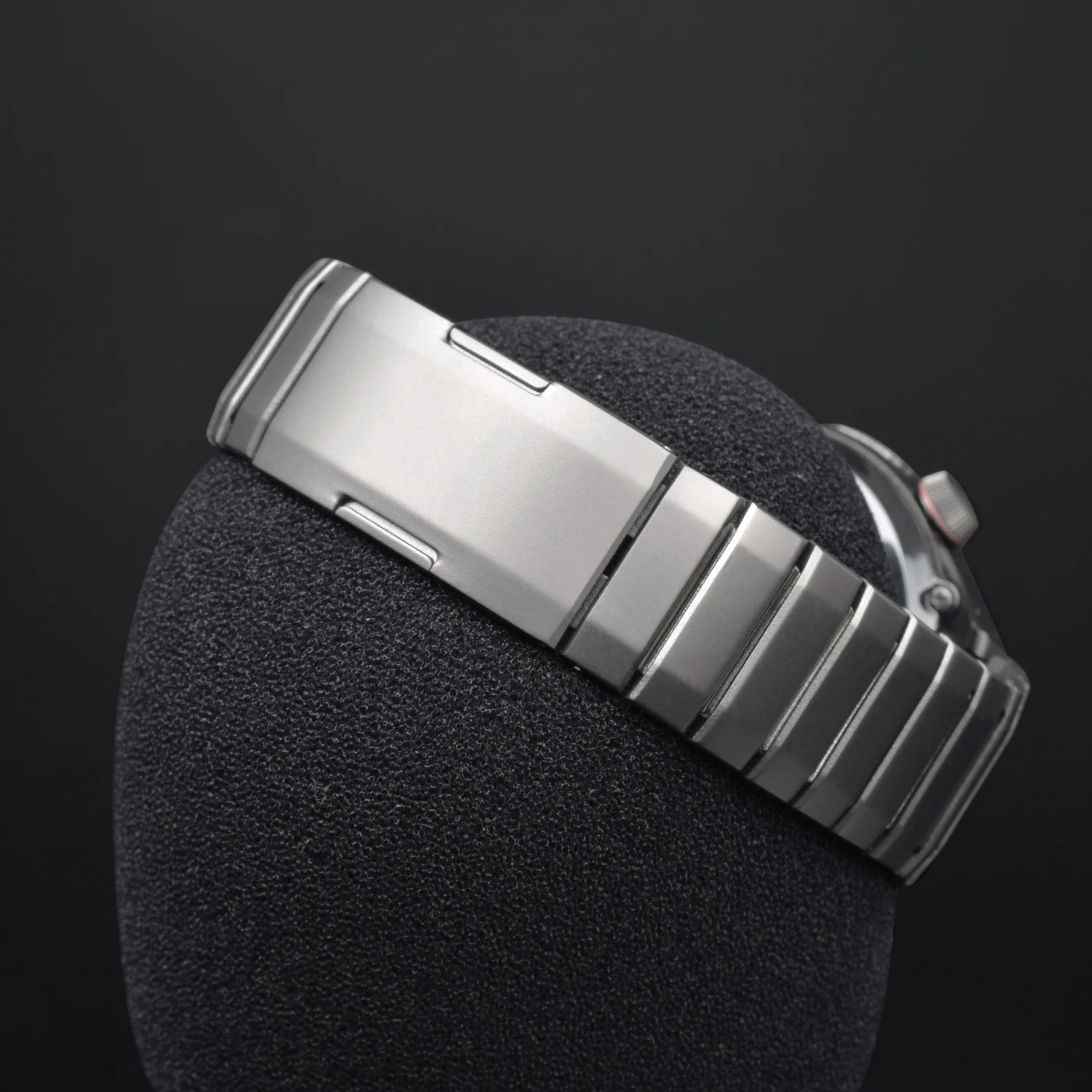 Official Titanium Strap for Huawei Watch GT6 Pro – Premium No-Gap Bracelet