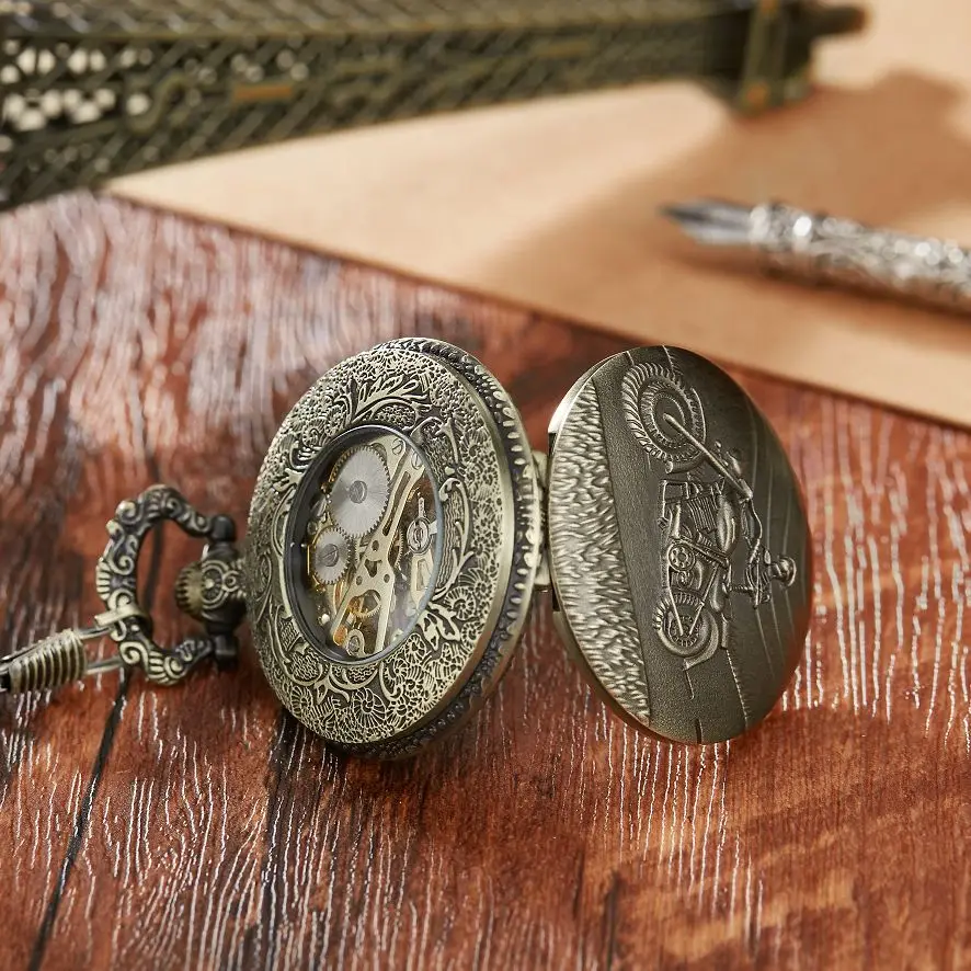 Antique Bronze Skull Riding Motorcycle Mechanical Pocket Watch Women Necklace Chain Rtero fob watches gifts