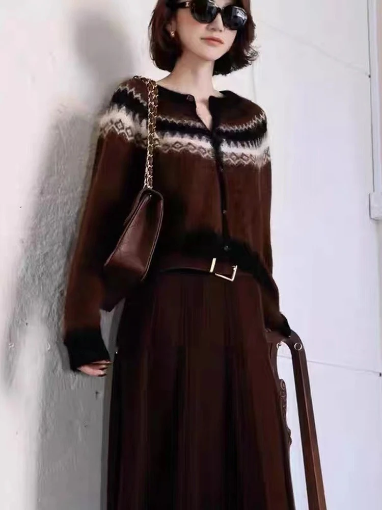 Autumn and Winter New Round Neck Women's Knitted Cardigan Long-sleeved Sweater Fashionable Loose Single-breasted Knitwear Top