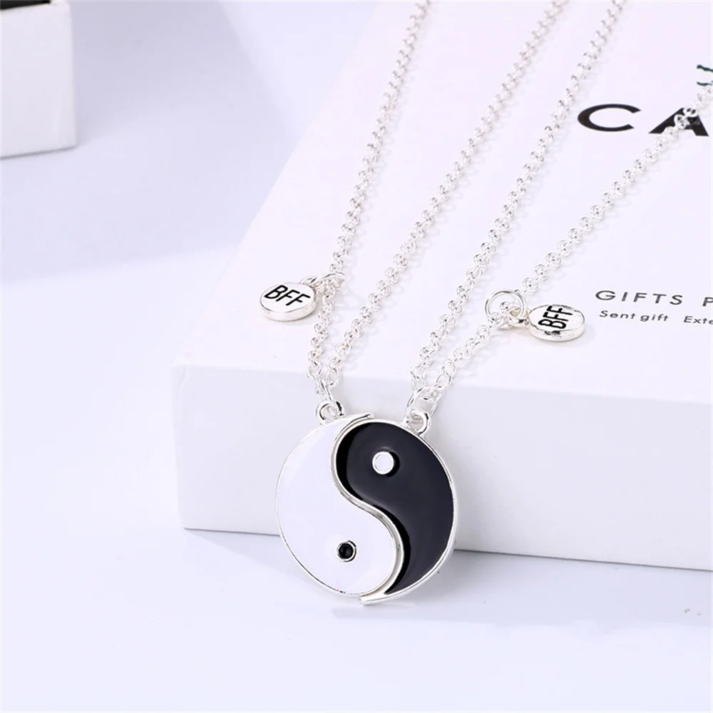 

Fashion Tai Chi Magnet Necklace for Women Men Trendy Yin Yang Pendant Clavicle Chain BFF Best Friends Jewelry Accessories Gifts