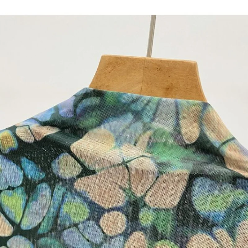 Рисунок 6 - Женская футболка с длинным рукавом