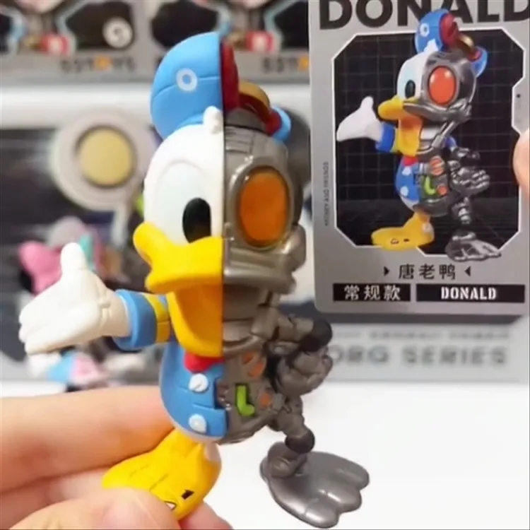 サウスポー ミッキー、ドナルドまとめ買い Disney Mickey Mouse and Road Racers Tomica Mickey Garage