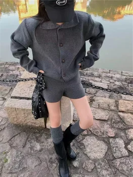 Set da due pezzi corto con giacca maglione con colletto polo Set da pendolarismo primaverile casual in stile coreano per donna