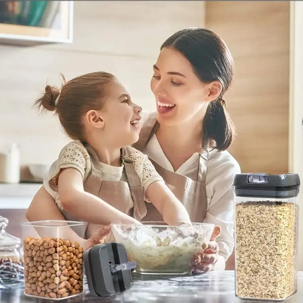 【Lifeideas】7Pcs Airtight Food Storage Containers with Clasp Lids Plastic Clear Jars with Easy Lock Lid Kitchen Pantry Organize