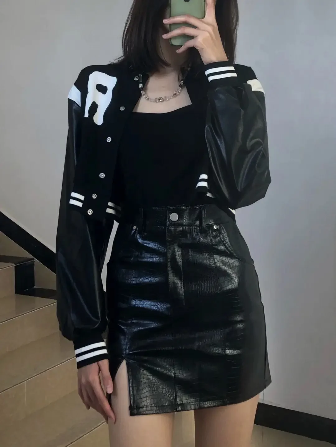 mini-jupe crocodile, jupe crocodile, jupe noire, jupe sexy, jupe taille haute,