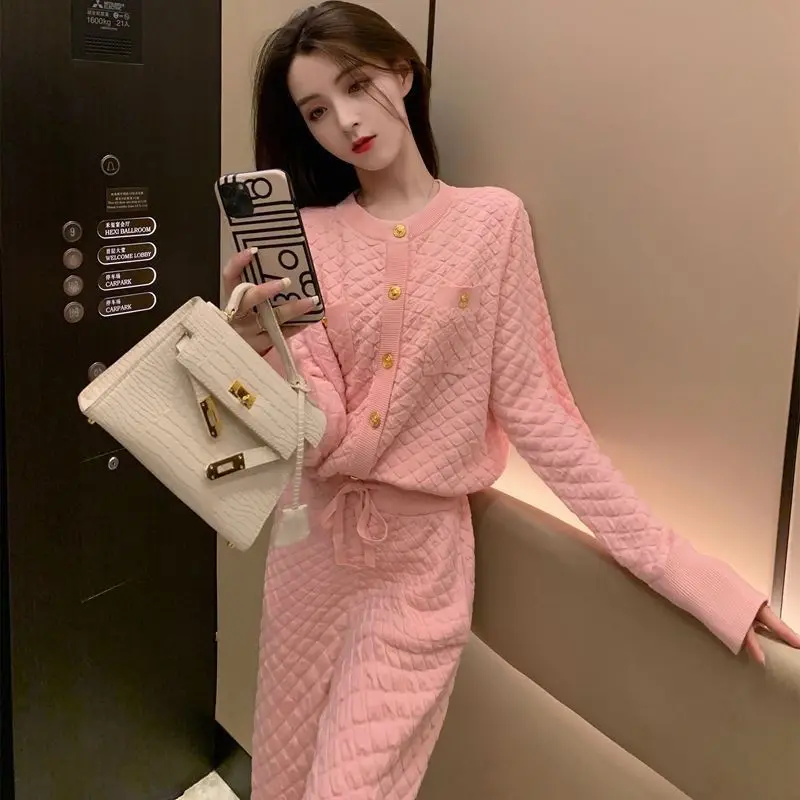 

Xiaoxiangfeng Knitting Set for Women's Autumn 2023 New SHIA Advanced Age Reducing Wide Leg Pants Two Piece Set