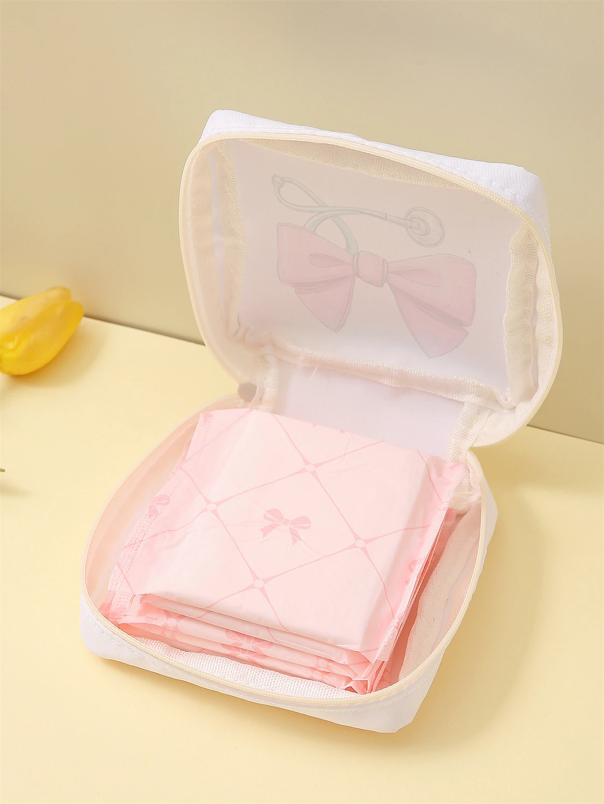 Butterfly printed sanitary napkin storage bag, women's lightweight tissue bag, sanitary tissue bag