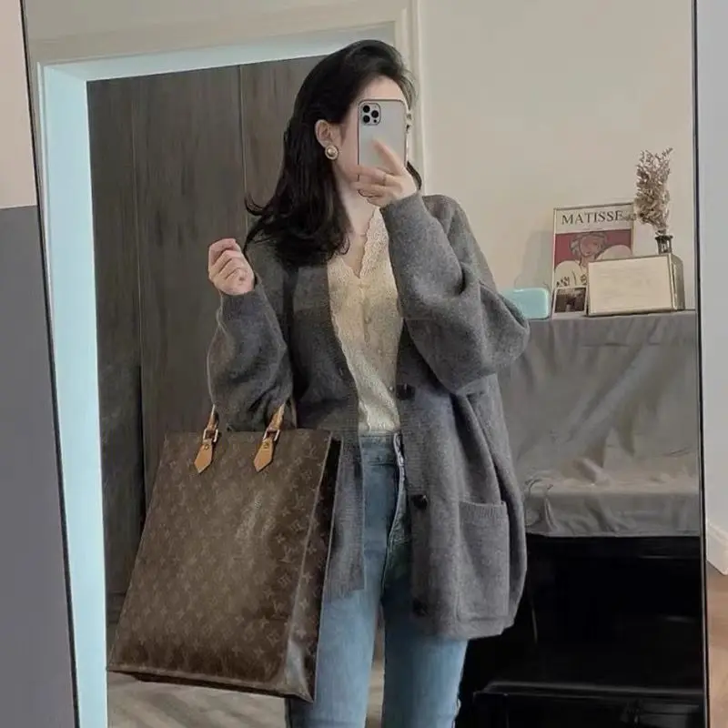 

Женский вязаный кардиган с V-образным вырезом, однотонный Свободный теплый свитер в винтажном стиле, модель W33 в Корейском стиле на зиму, 2023