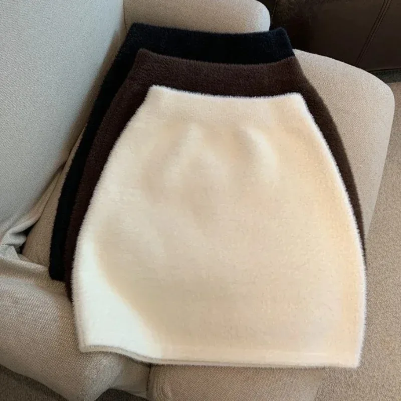 Autumn Winter Elastic High Waist Velvet Knitted Skirts Women Mini Skirt White Black Short Skirt Ladies Warm Bodycon Skirt
