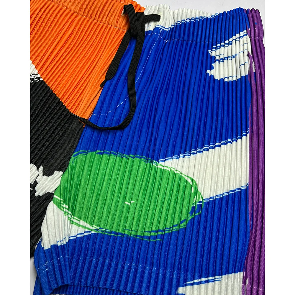 Miyake Original Printing Beach Pants Men 2024 Summer New Casual Sports Seaside Large Elastic Men's Pleated Shorts Men Clothing 3