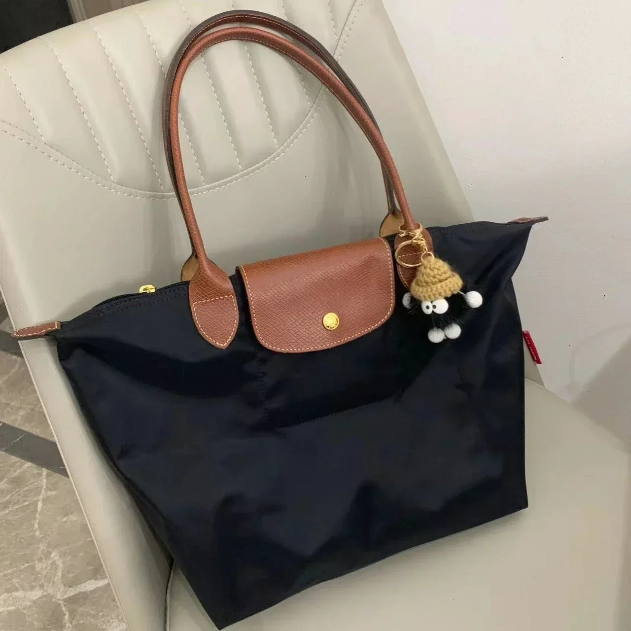 Polyester Tas, Nylon Rugzak & Canvas Schoudertas: Wat is het Verschil in het Voldoen aan Uw Behoeften