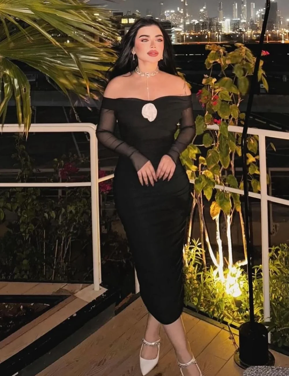 

Exquisite Jersey Applique Flower Pleat Handmade Flower Column Off-the-shoulder Midi Dresses Prom Dresses Classic Modern Style