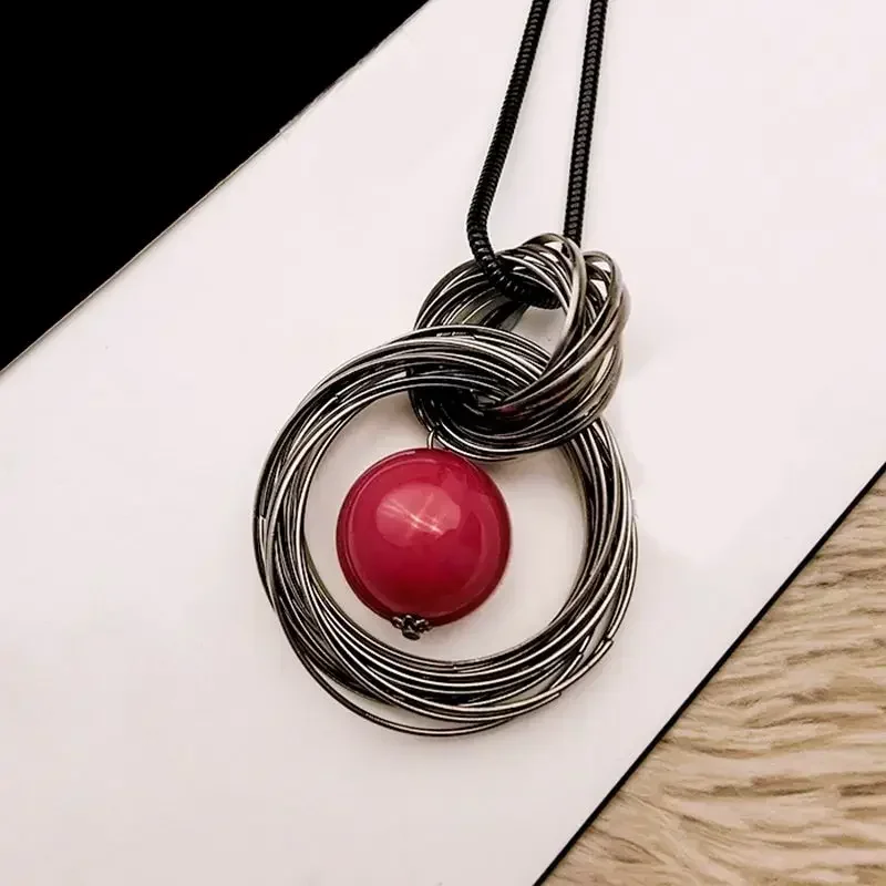 Pretty Red/white Pearl Ball Pendant Long Necklaces Fashion Luxury Design Ladies Black Chain Maxi Necklace Jewelry Wholesale Gift