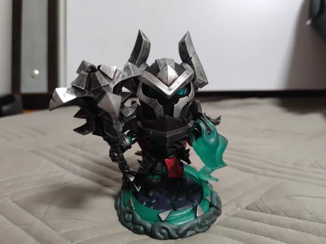 Genuine league of legends mordekaiser o ferro revenant luminoso dos  desenhos animados jogo garagem kit boneca animação ornamento luz modelo -  AliExpress