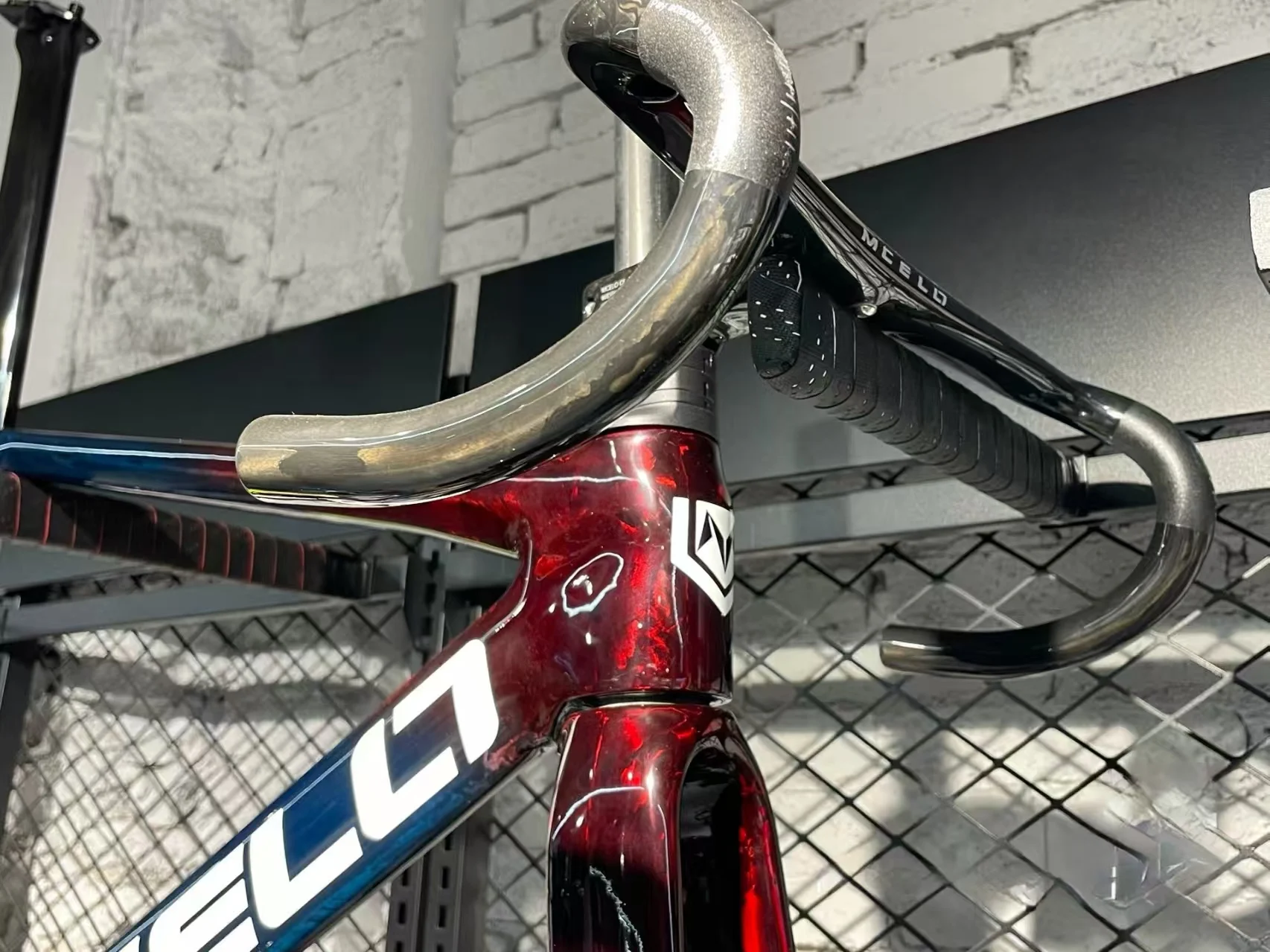 MCELO Marko SK02 is a lightweight road frame with carbon