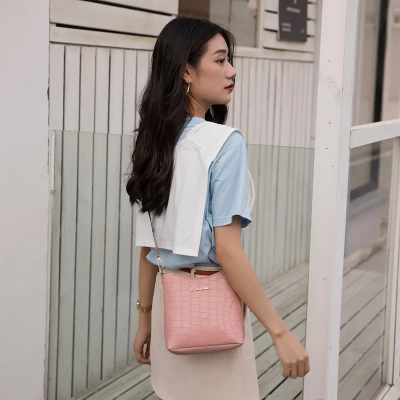 Casual Women Shoulder Bag Mini Crossbody Bucket Handbag Female Messenger Bags for Women Ladies Crocodile Purse