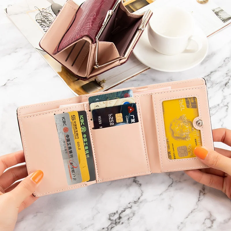 Crocodile Pattern Women's Short Wallet Luxury Leather Female Coin Purse Trifold Ladies Card Holder Simple Money Wallet