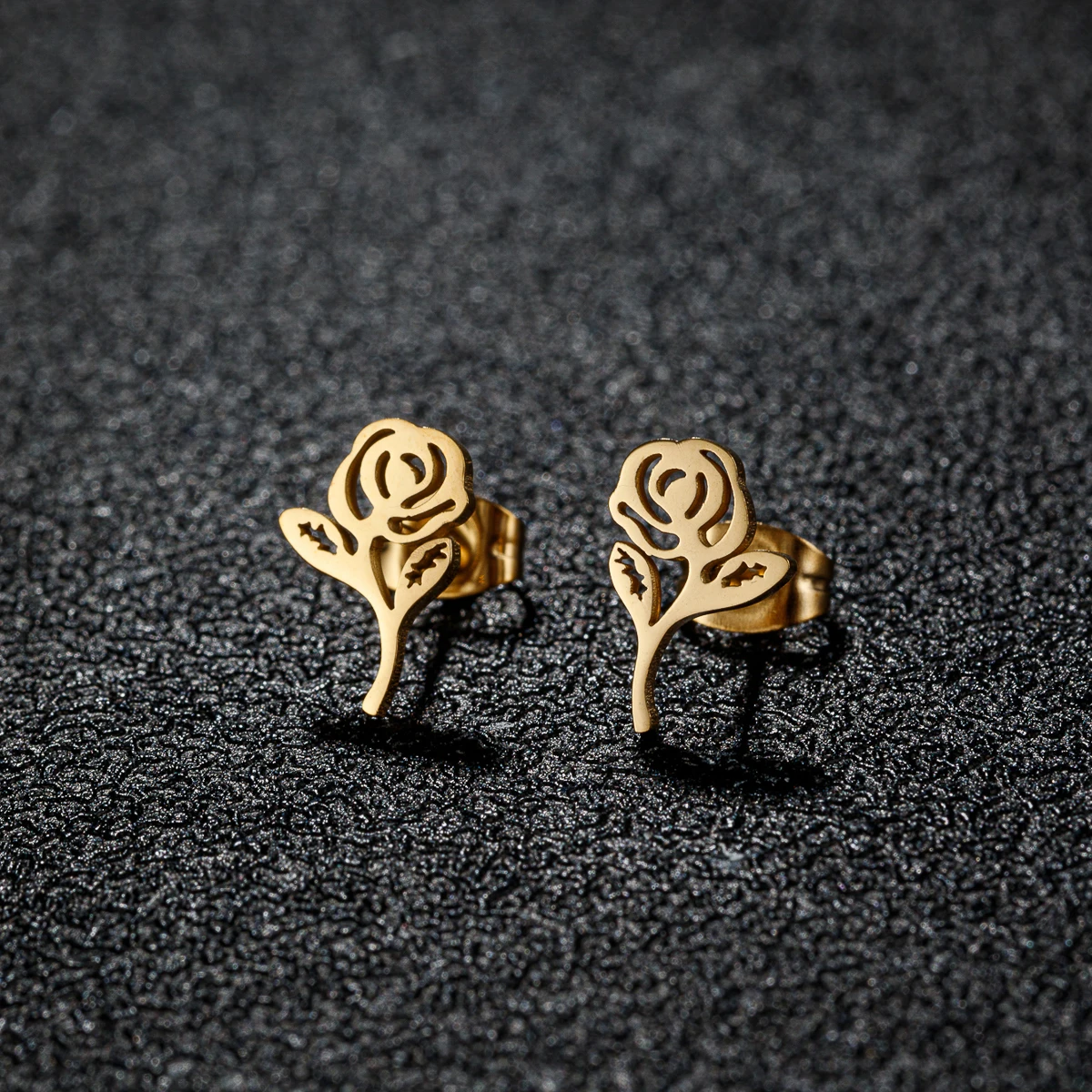 Niedliche Blume, trendiger Damen-Ohrring, 2024, goldene Farbe, Tragus-Piercing, Edelstahl, neu in Ohrringen, Party, Hochzeit, Schmuck, Geschenk – Detail 4