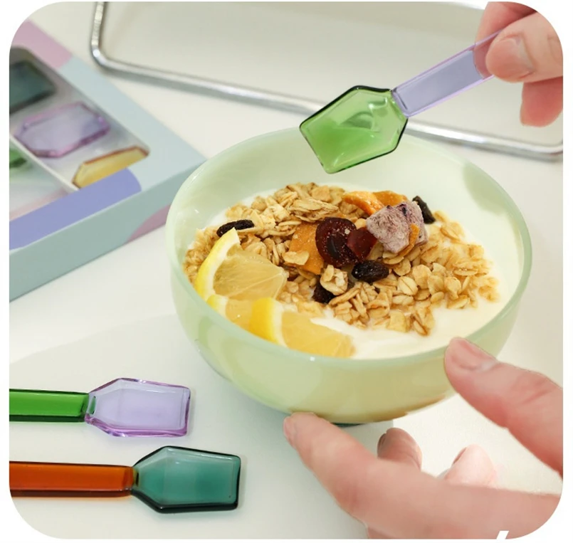Glass dessert spoon Creative Color Dessert Glass Small Spoon High Temperature Cute Oatmeal Yogurt Round Spoon Coffee Mixing
