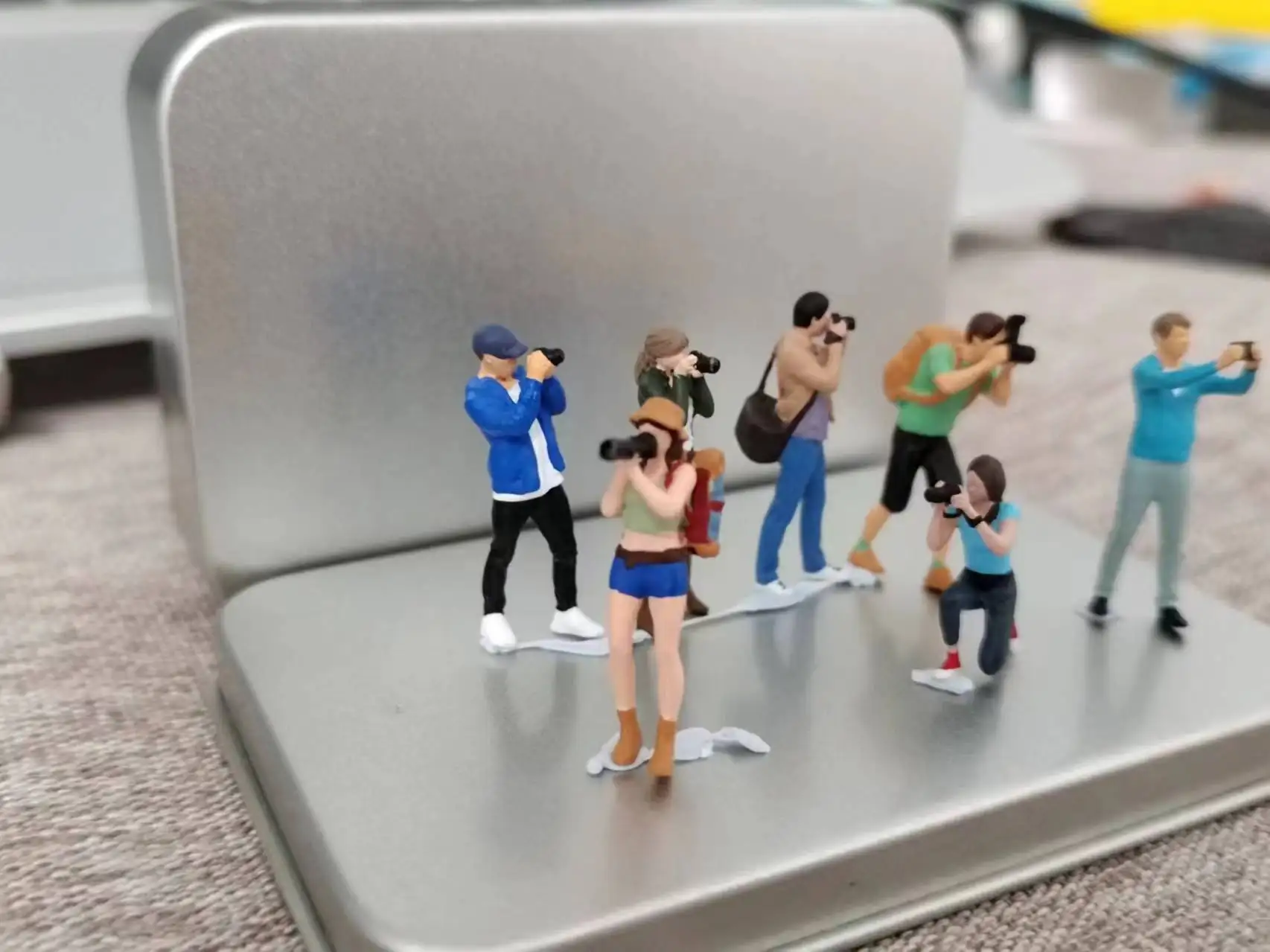 2セット1/64スケールの人物フィギュア4体セット 写真撮影用小道具