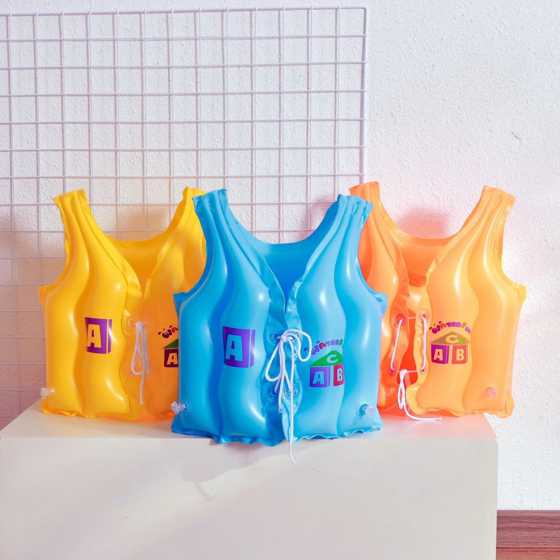 Inflatable Baby Float Buoyancy Vest Armband Life Jacket Swimming Ring for Kids Pool Swimming Ring Pool Party Toys Lifebuoy